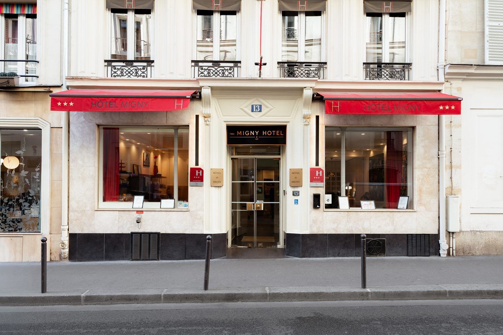 Façade de l'Hôtel Migny Opéra-Montmartre à Pigalle, 13 rue Victor Massé, Paris 9e